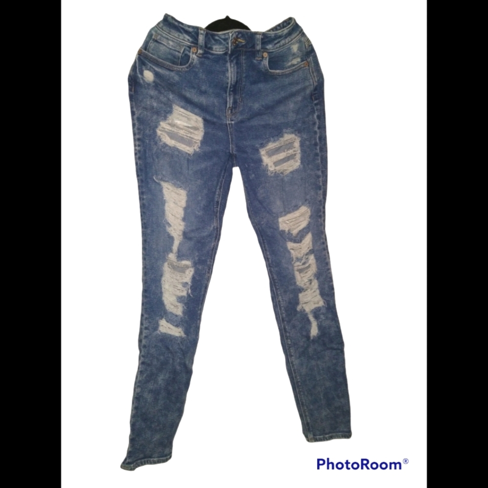 Sz 2 American Eagle ripped mom jeans